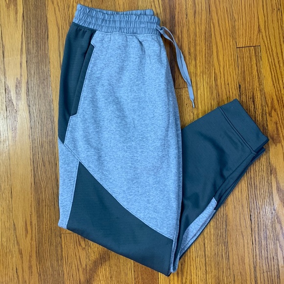 Men’s Under Armour Jogger Sweat Pants Drawstring Wait Gray on Gray Sz L EUC - Picture 1 of 5